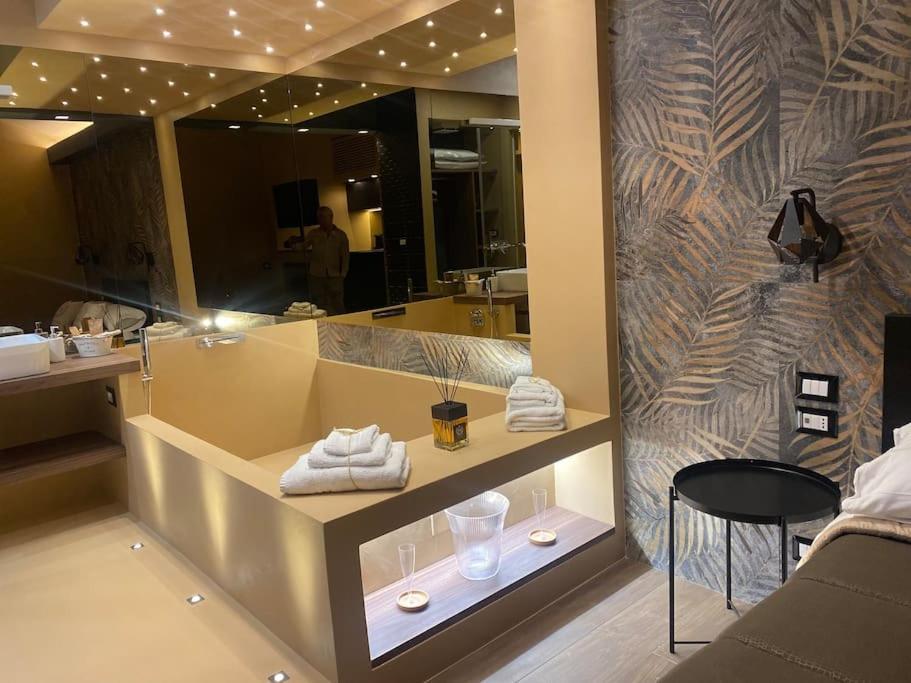 Montesantogroup Suite House Nel Centro Di Napoli Zewnętrze zdjęcie